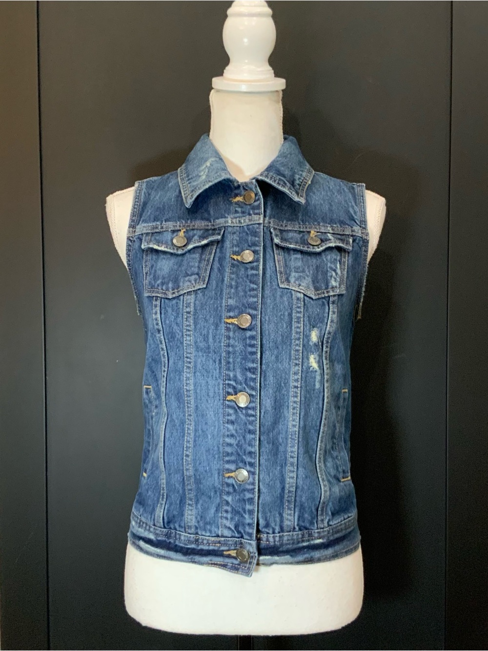 Mossimo Supply Co. Distressed Denim Vest Medium Wash Size Small
